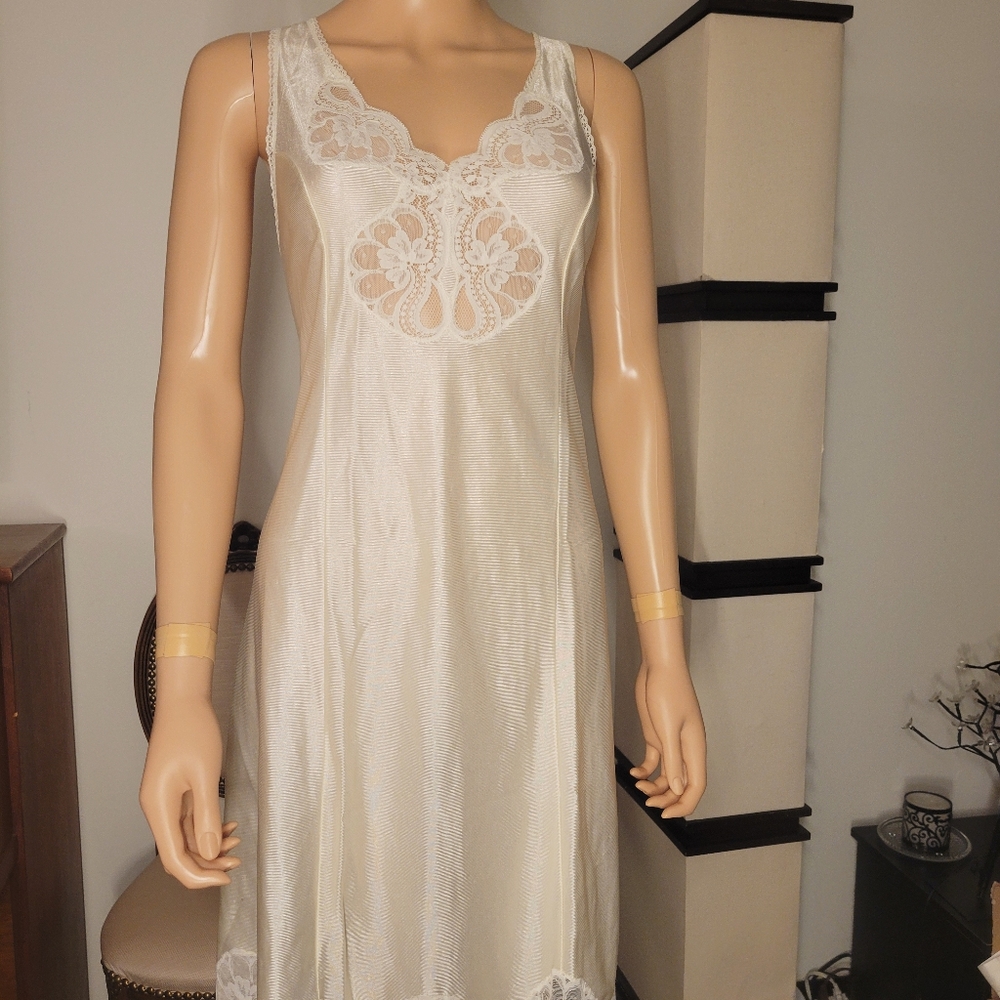 Vintage White Nightgown M